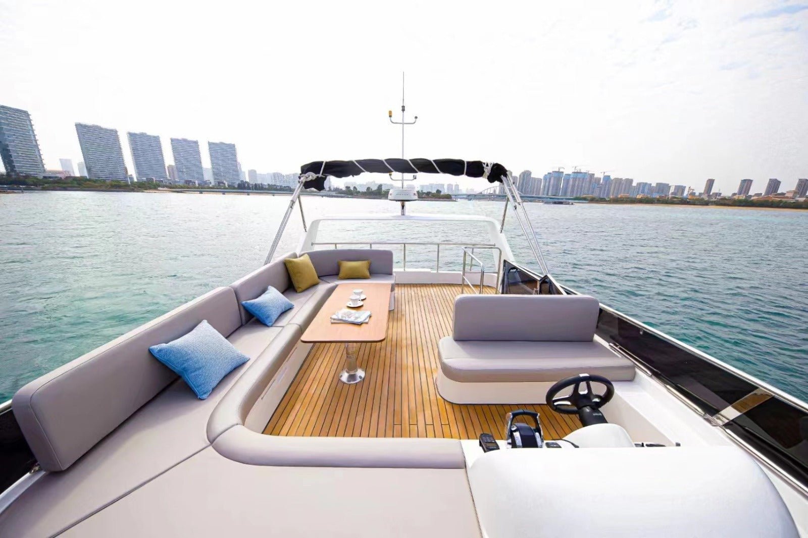 Dubai: Kio 52 ft Luxury Yacht Private Rental