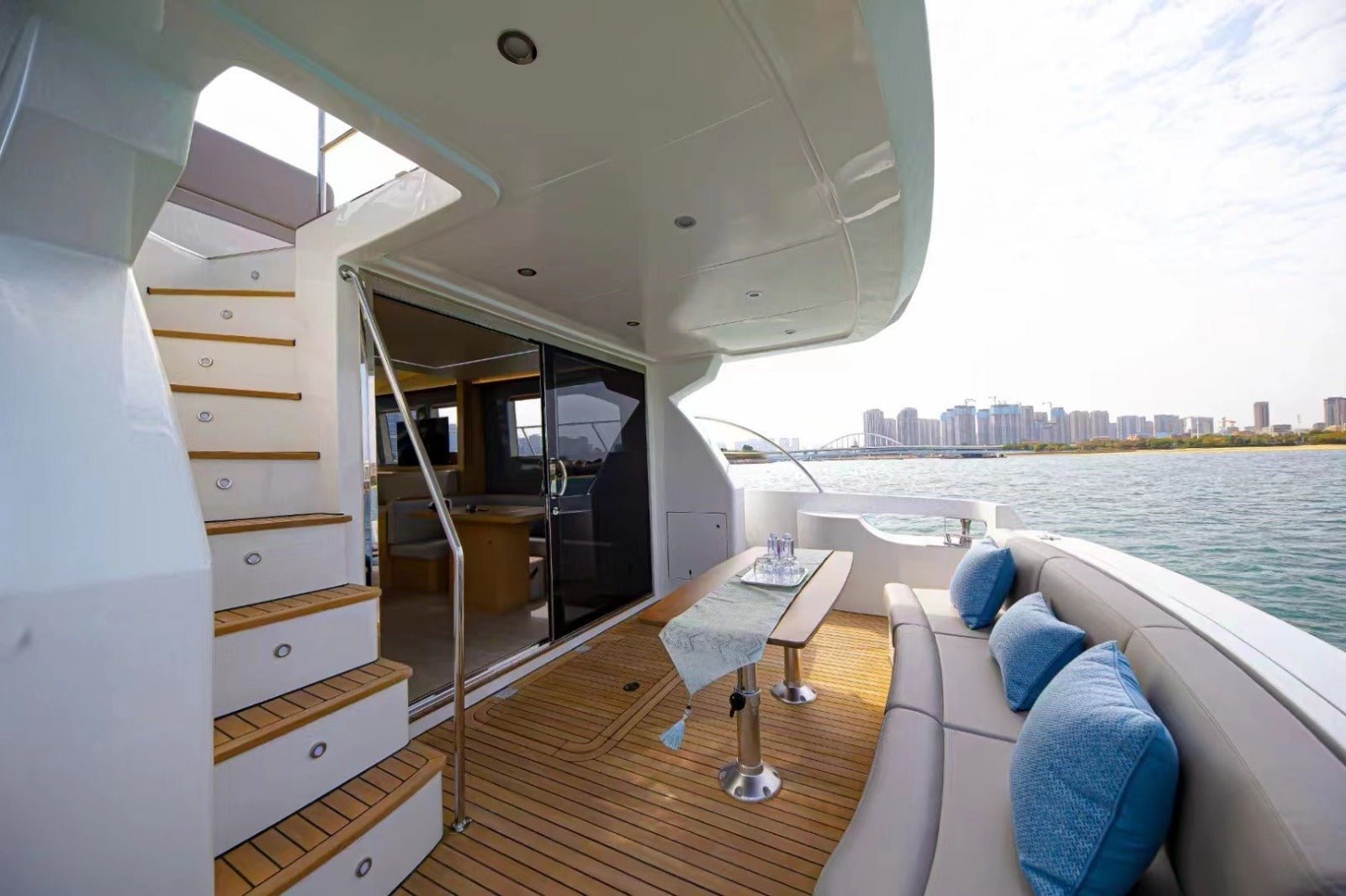 Dubai: Kio 52 ft Luxury Yacht Private Rental