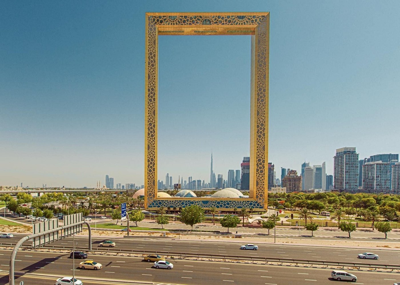 Dubai: Private City Tour with Souks, Old Dubai and Modern Landmarks