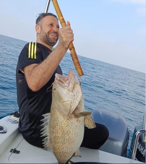 Dubai: Private Fishing Trip in the Deep Sea with BBQ Meal