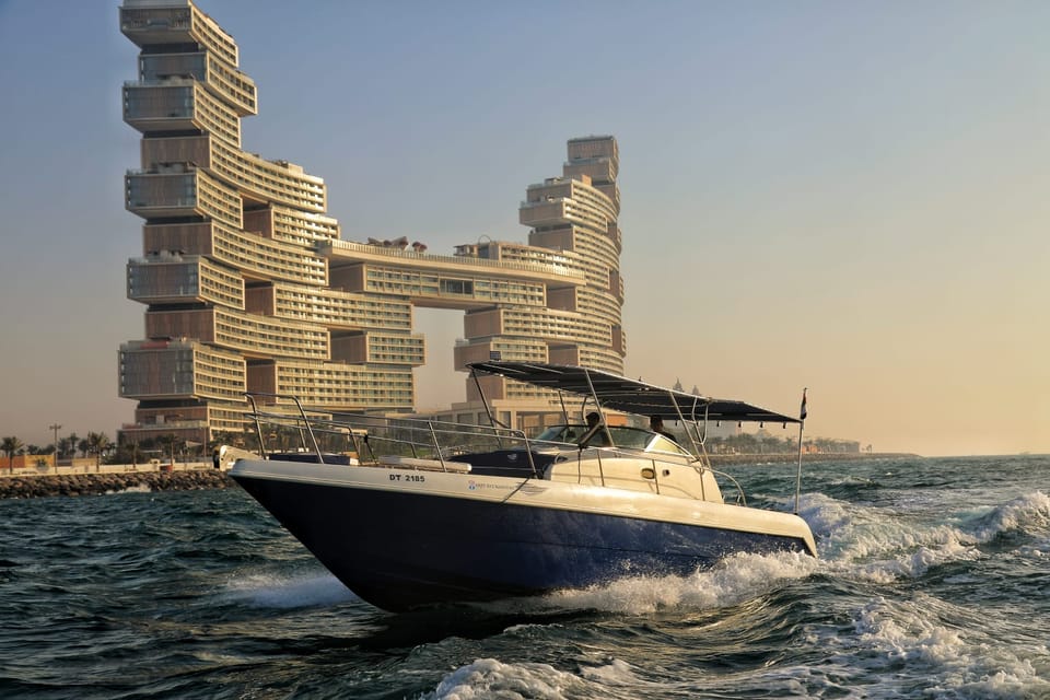 Dubai: Private Fishing Trip in the Deep Sea with BBQ Meal