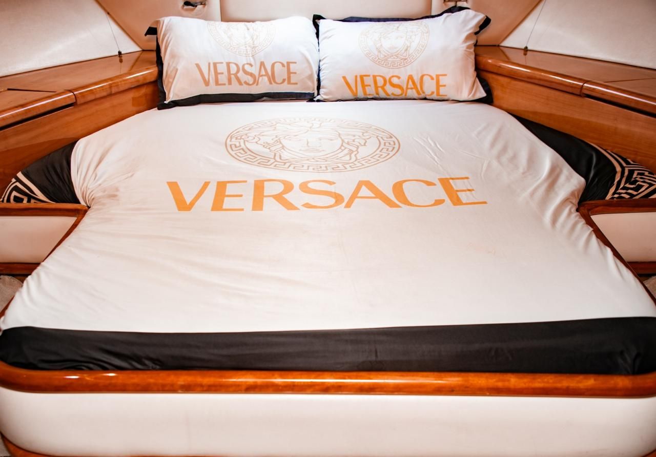 Dubai: Private Yacht Charter with Captain and Crew
