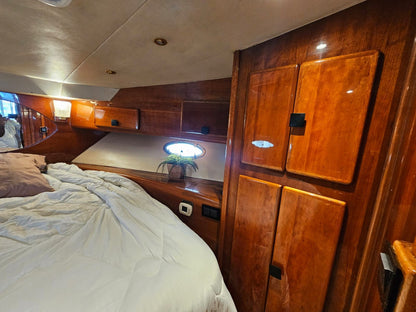 Dubai: Private Yacht Charter with Captain and Crew