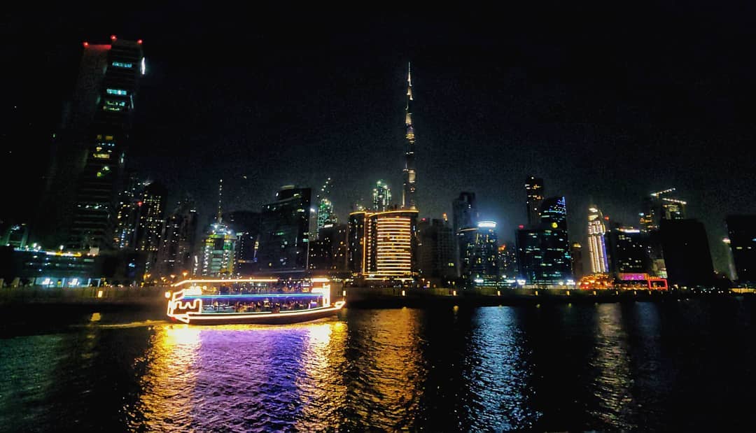Dubai: Water Canal Cruise with IMAGINE Show and Buffet Dinner