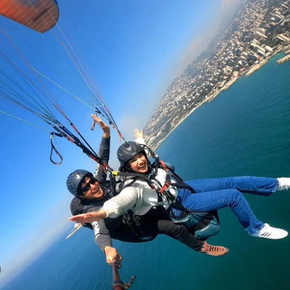 Jounieh Bay: Activitate de parapantă