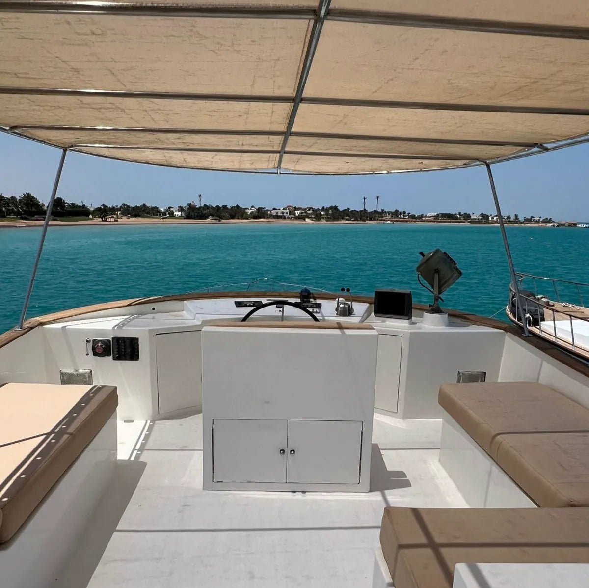 El Gouna: Private Yacht Trip to Bayoud