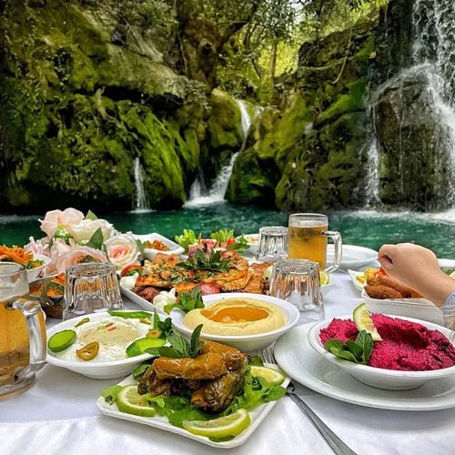 Desde Beirut: visita guiada a las cascadas de Zarka, el castillo de Moussa y Deir El Amar