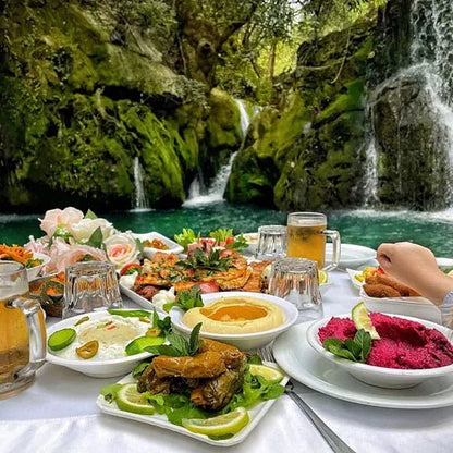 Desde Beirut: visita guiada a las cascadas de Zarka, el castillo de Moussa y Deir El Amar