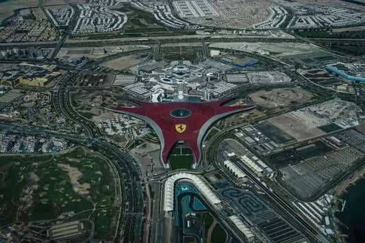 Abu Dhabi: Tur Pribadi dengan Tiket Masuk Ferrari World