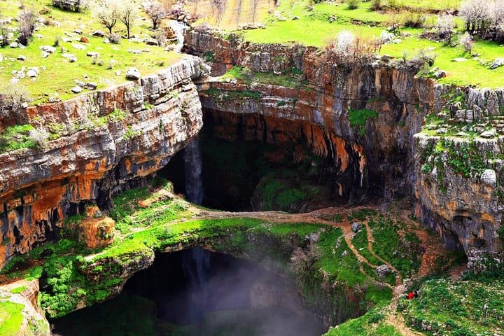 Von Beirut: Aaqoura-Seen, Baatara-Wasserfall und Batroun-Tagestour