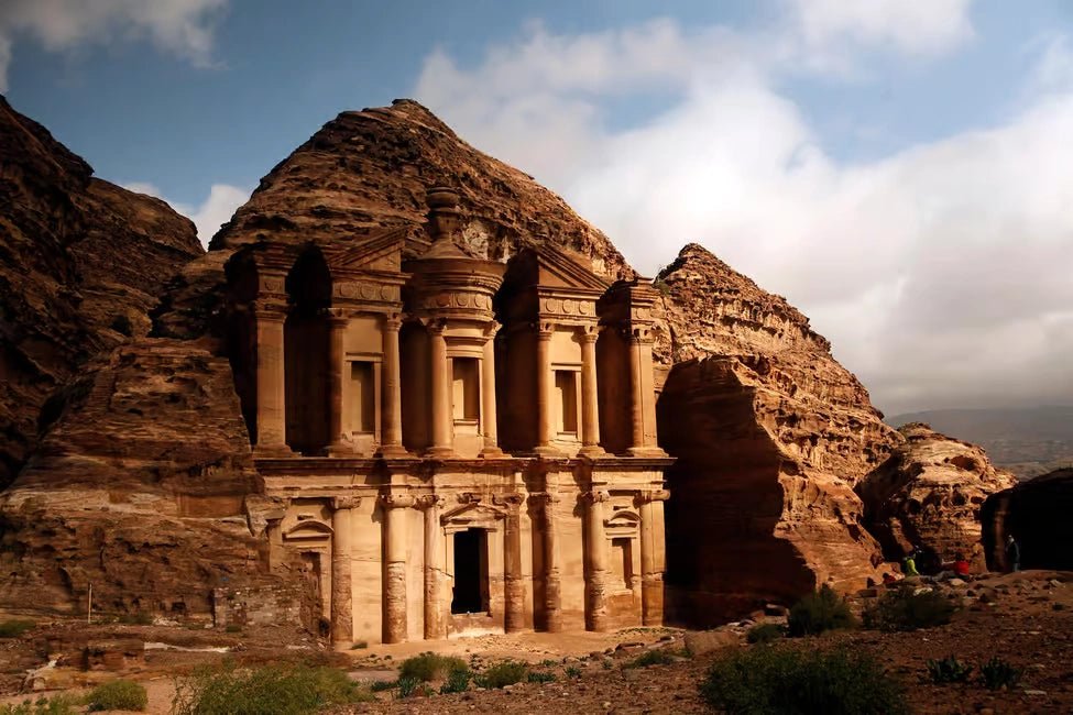 From Amman: Petra and Wadi Rum Private Day Tour with Optional 4x4 Safari