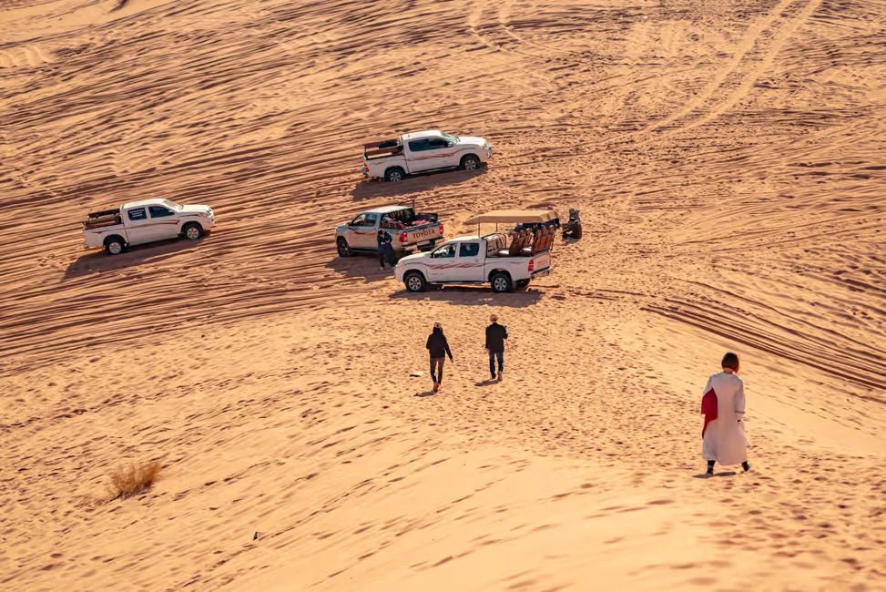 From Amman: Petra and Wadi Rum Private Day Tour with Optional 4x4 Safari