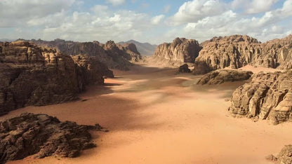 From Amman: Private Wadi Rum 4x4 Desert Safari with Lunch