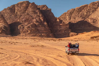 From Amman: Private Wadi Rum 4x4 Desert Safari with Lunch