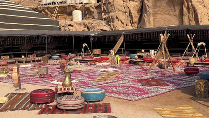 From Amman: Private Wadi Rum 4x4 Desert Safari with Lunch