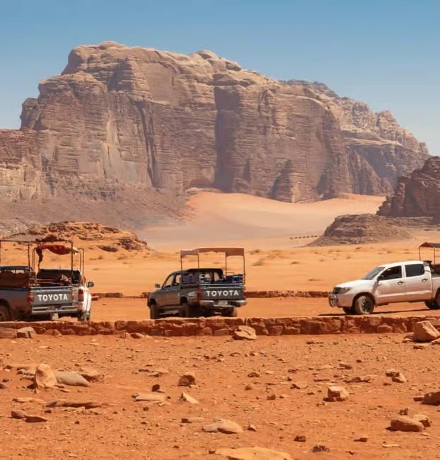 From Amman: Private Wadi Rum 4x4 Desert Safari with Lunch