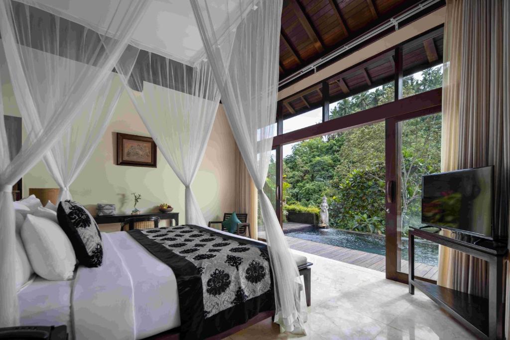 From Bali: 3 - Day Excursion to Mount Bromo and Ijen Crater