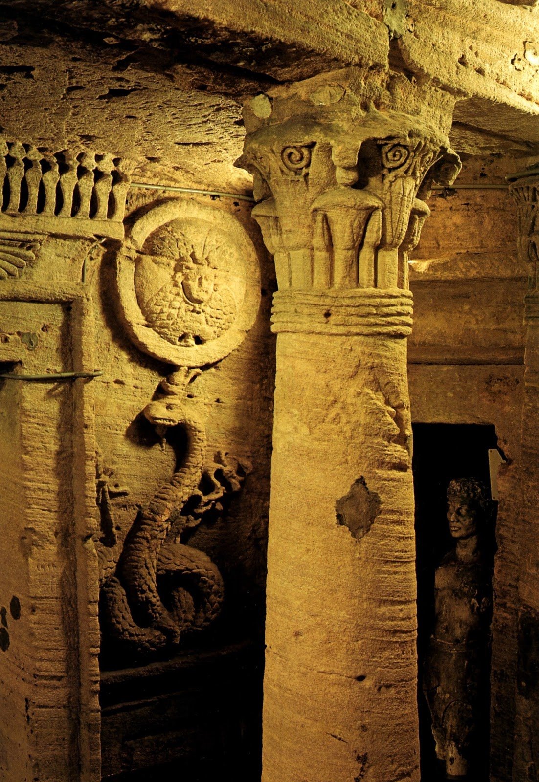 From Cairo: Private Day Tour to Alexandria with Roman Theatre, Pompey's Pillar and Seafood Lunch