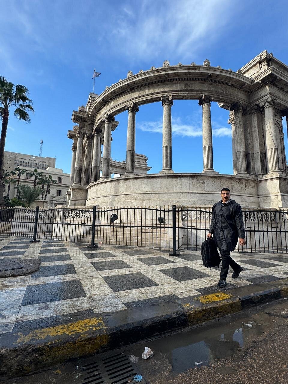 From Cairo: Private Day Tour to Alexandria with Roman Theatre, Pompey's Pillar and Seafood Lunch