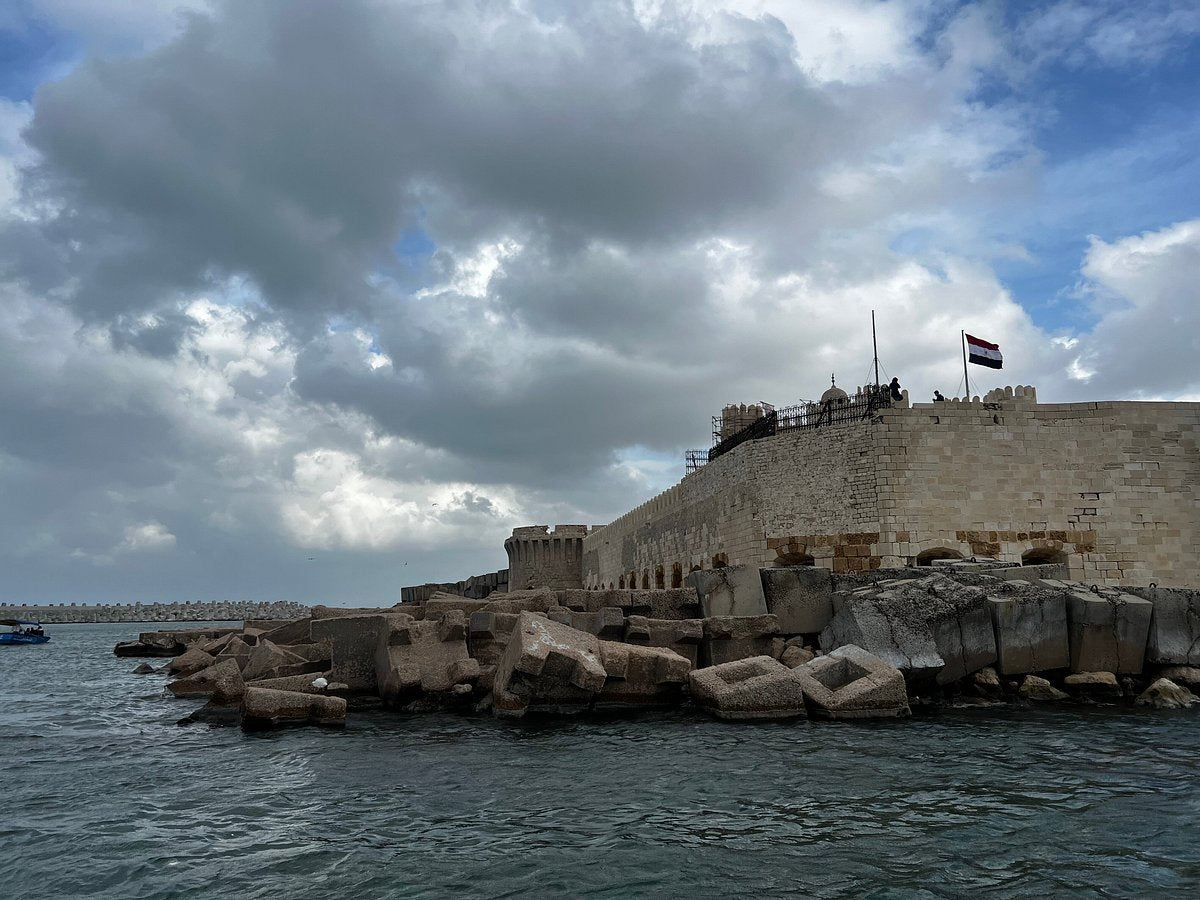 From Cairo: Private Day Tour to Alexandria with Roman Theatre, Pompey's Pillar and Seafood Lunch