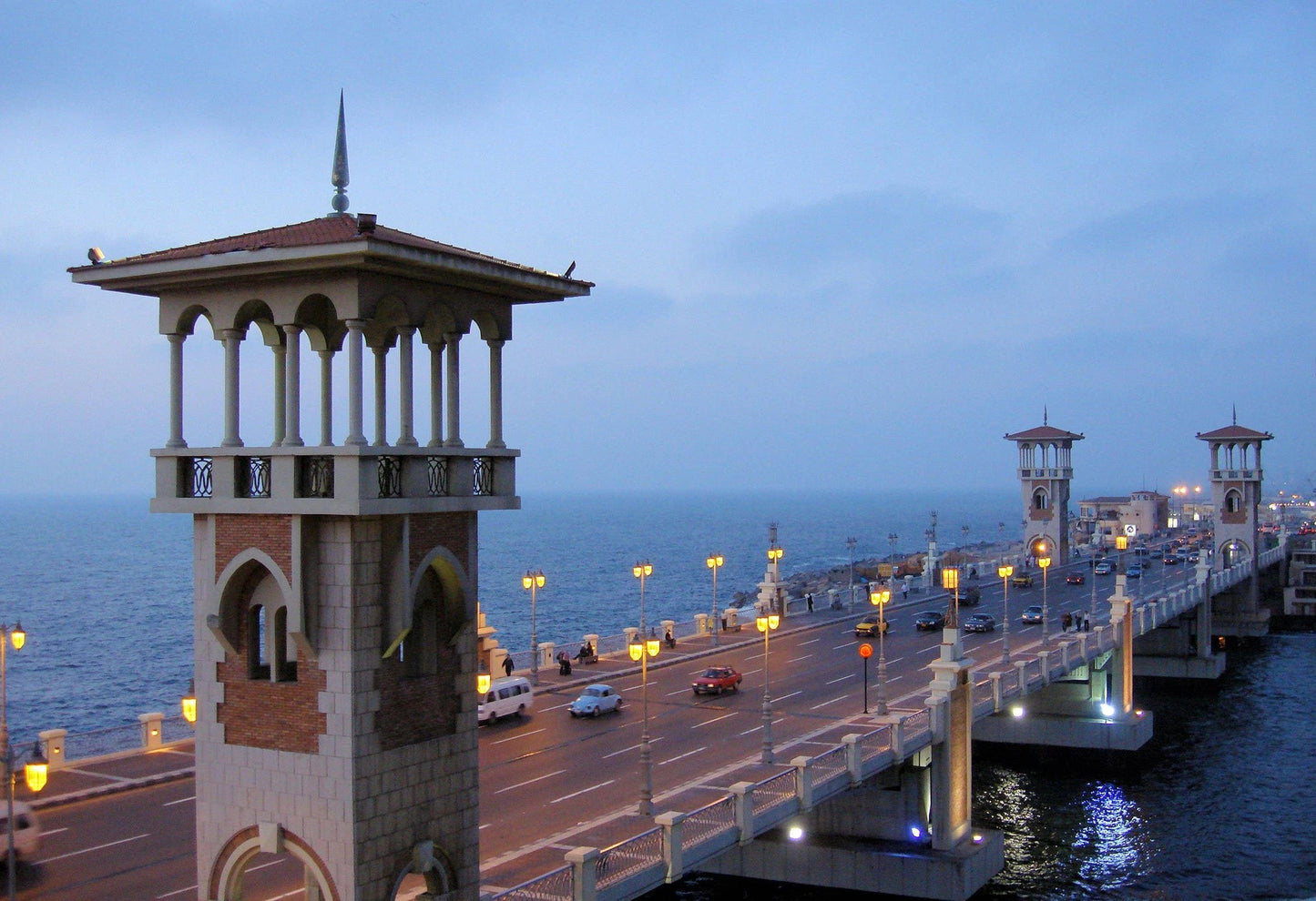 From Cairo: Private Day Tour to Alexandria with Roman Theatre, Pompey's Pillar and Seafood Lunch
