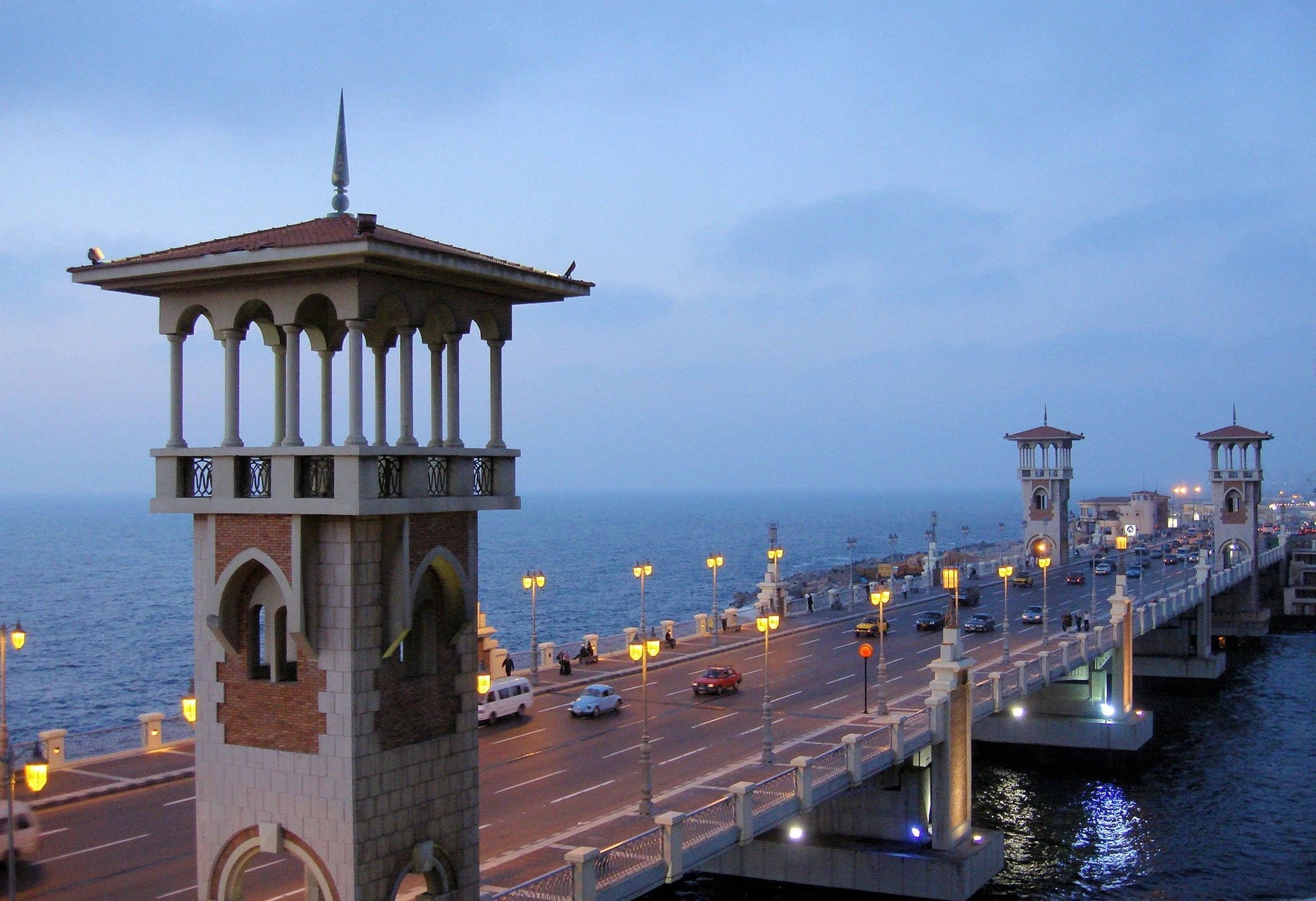 From Cairo: Private Day Tour to Alexandria with Roman Theatre, Pompey's Pillar and Seafood Lunch