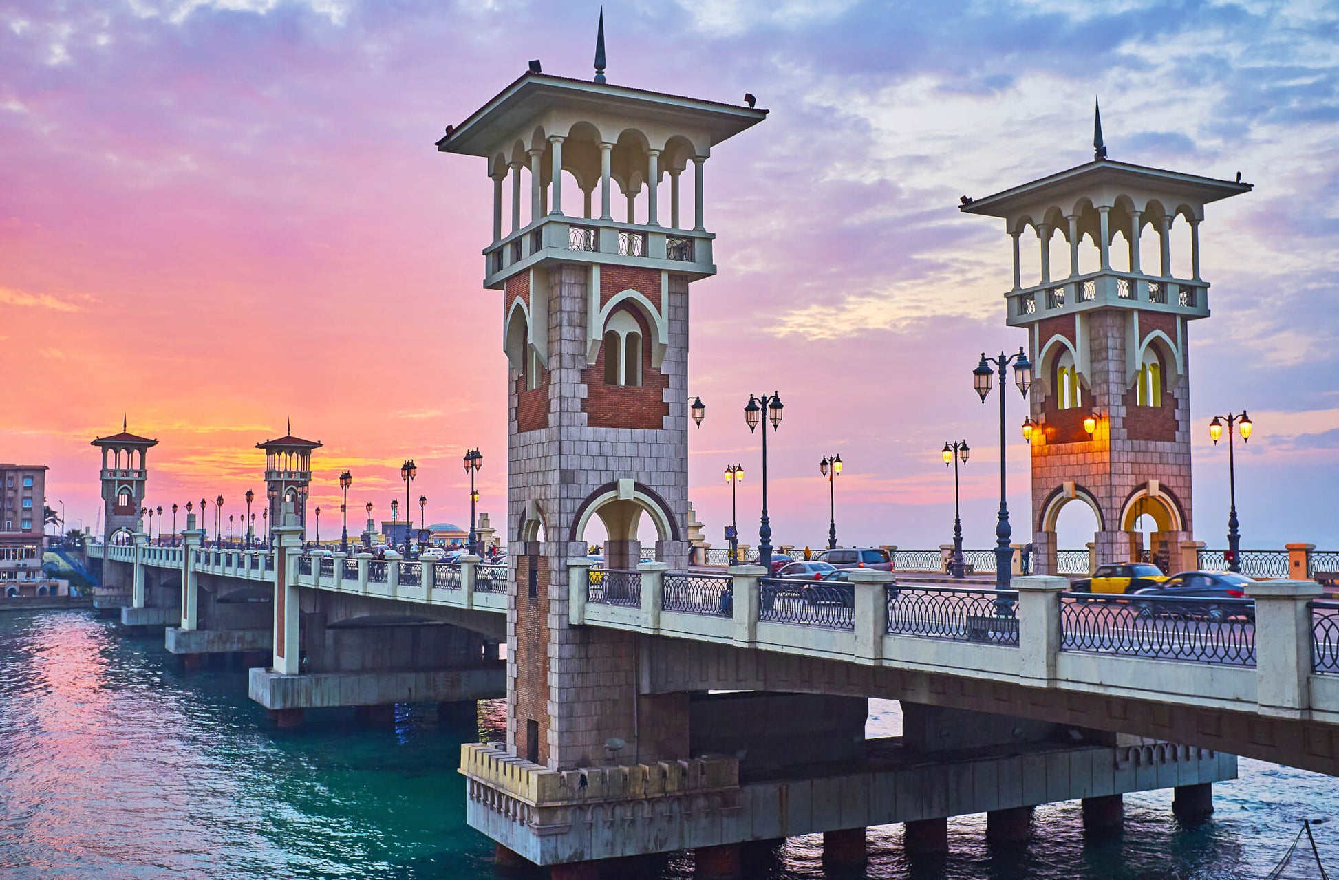From Cairo: Private Day Tour to Alexandria with Roman Theatre, Pompey's Pillar and Seafood Lunch