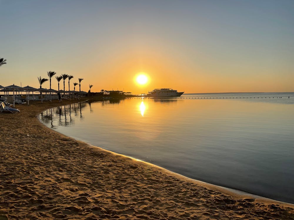 From Cairo: Private Day Tour To Red Sea in Ain Sukhna
