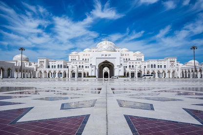 From Dubai: Abu Dhabi City Tour with Sheikh Zayed Grand Mosque and Louvre Museum Visit