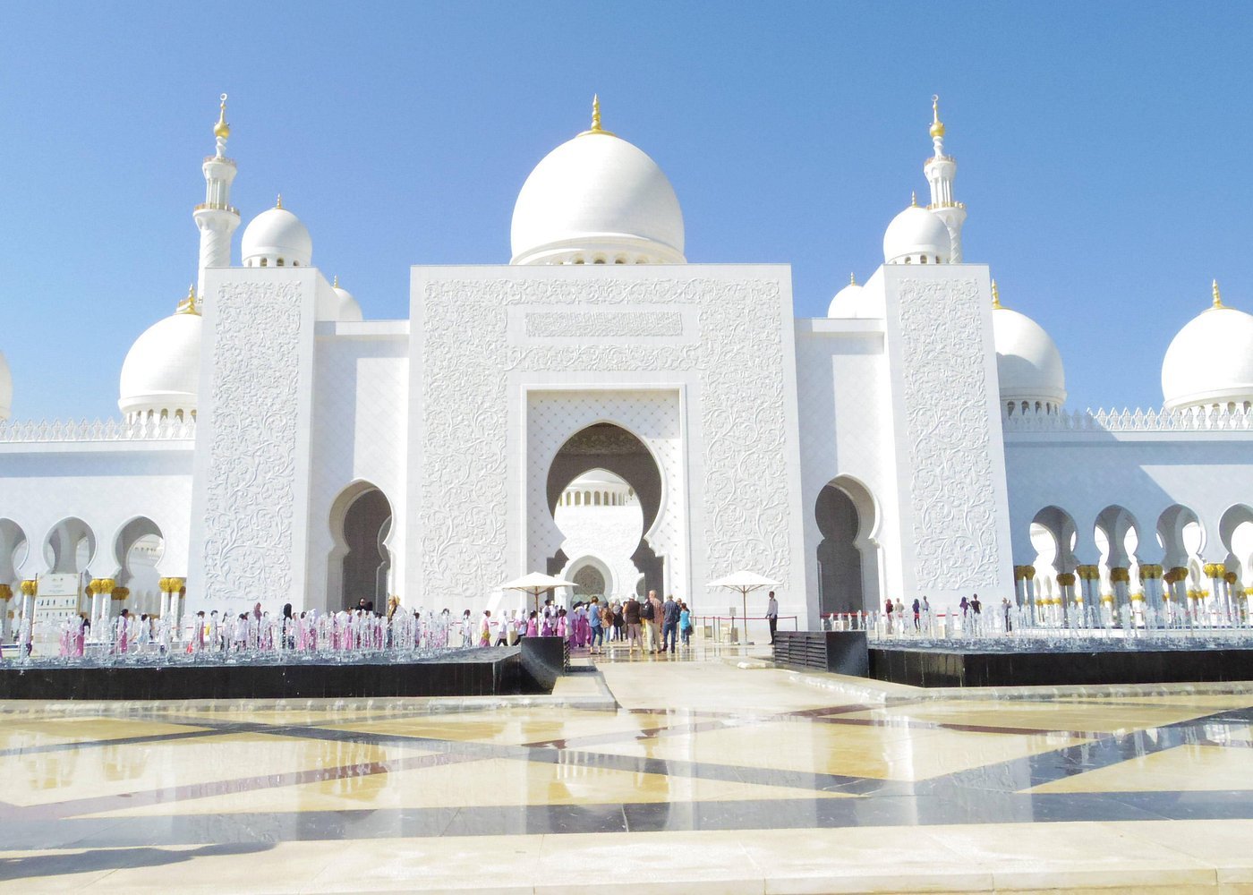From Dubai: Abu Dhabi Day Trip with Sheikh Zayed Mosque and Ferrari World