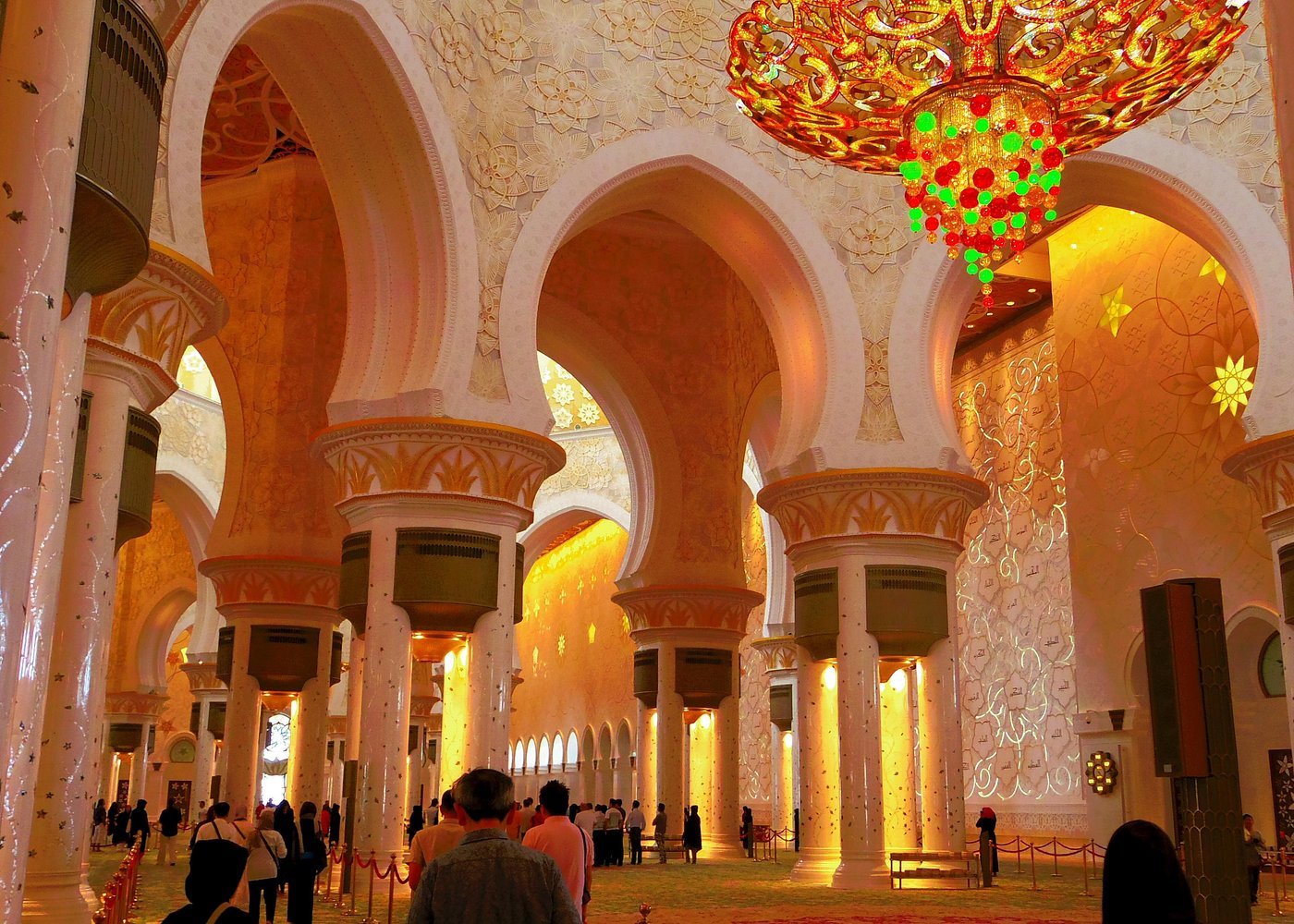 From Dubai: Abu Dhabi Day Trip with Sheikh Zayed Mosque and Ferrari World