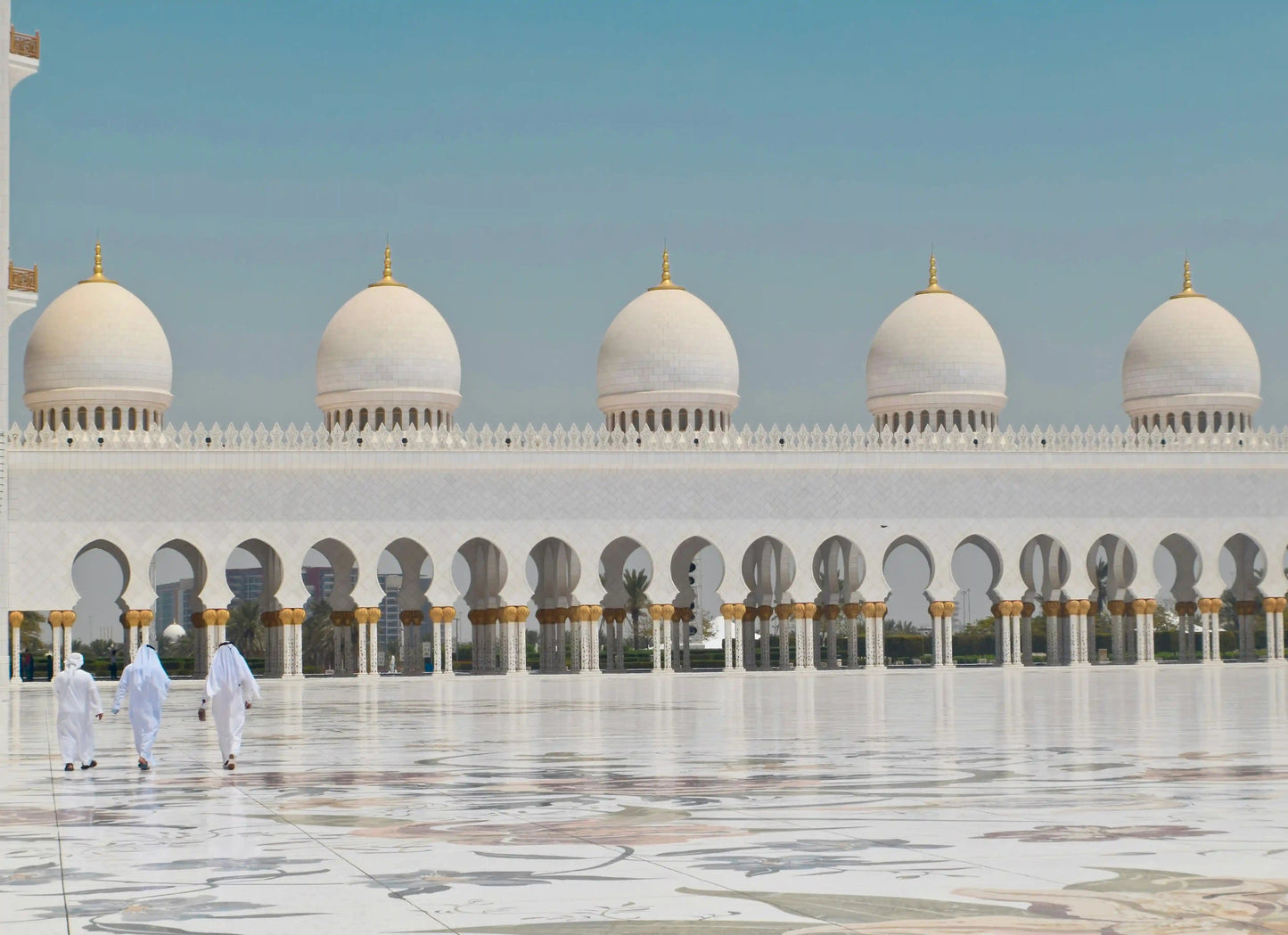 From Dubai: Abu Dhabi Day Trip with Sheikh Zayed Mosque and Ferrari World