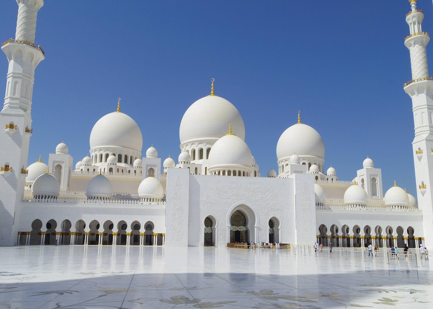 From Dubai: Abu Dhabi Day Trip with Sheikh Zayed Mosque and Ferrari World