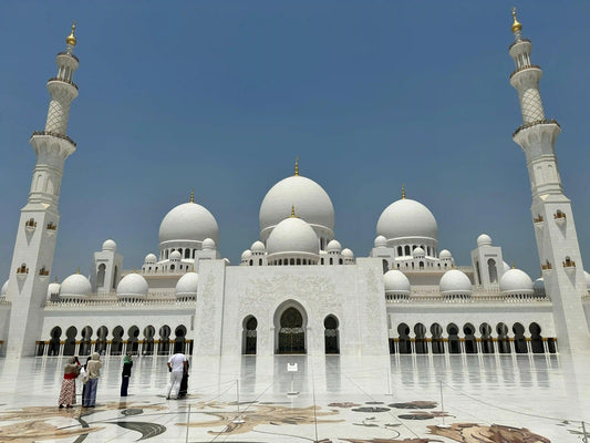 From Dubai: Abu Dhabi Day Trip with Sheikh Zayed Mosque and Ferrari World