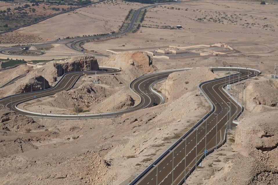 From Dubai: Al Ain Day Trip with Jebel Hafeet, Camel Market and Zoo