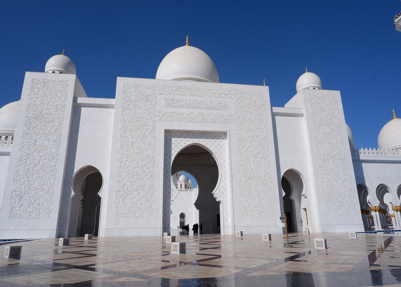 From Dubai: Private Abu Dhabi Day Trip to Sheikh Zayed Grand Mosque Visit