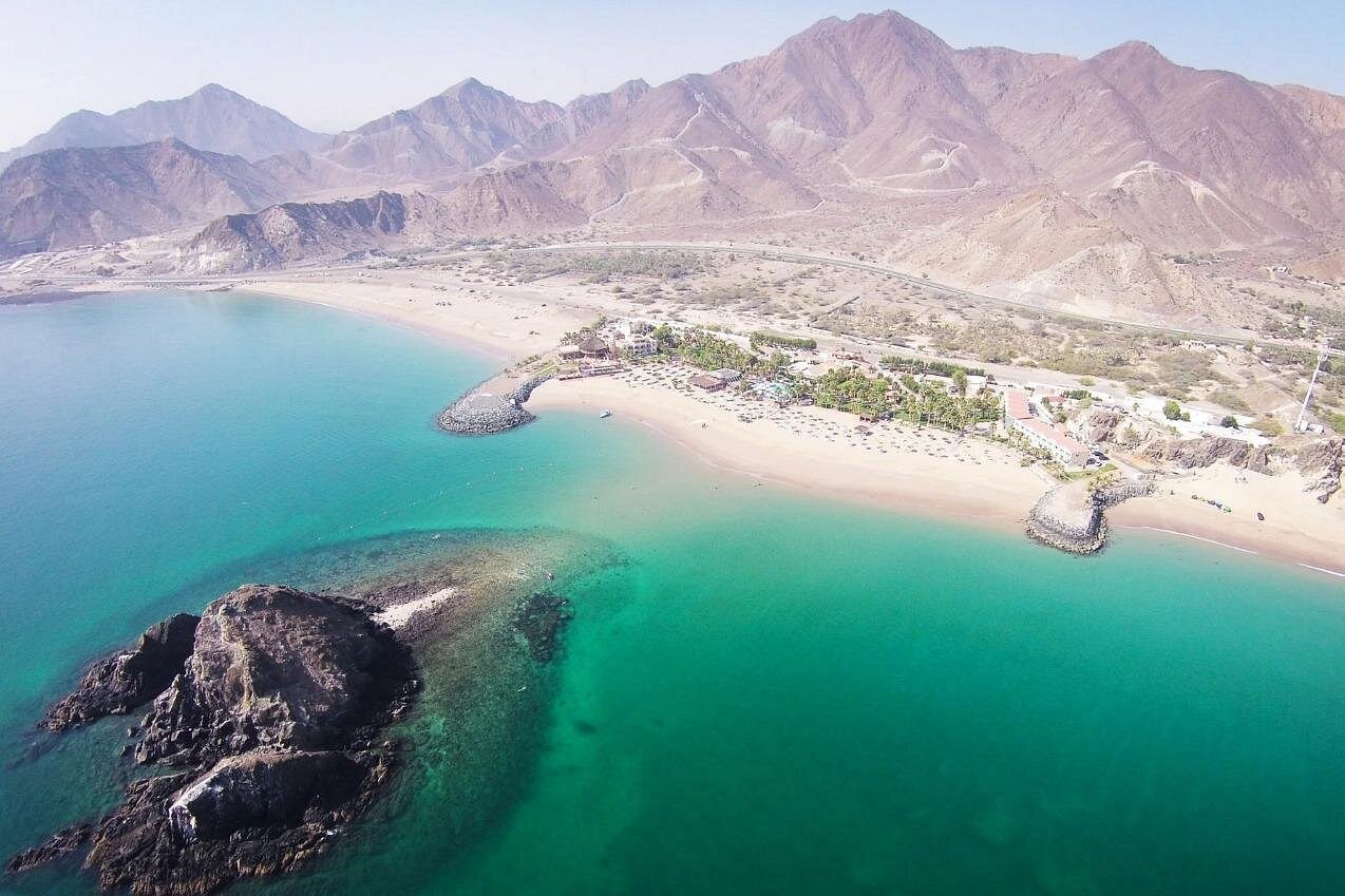 From Dubai: Private Fujairah and East Coast Tour with Al Badiyah Mosque and Forts