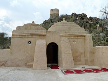 From Dubai: Private Fujairah and East Coast Tour with Al Badiyah Mosque and Forts