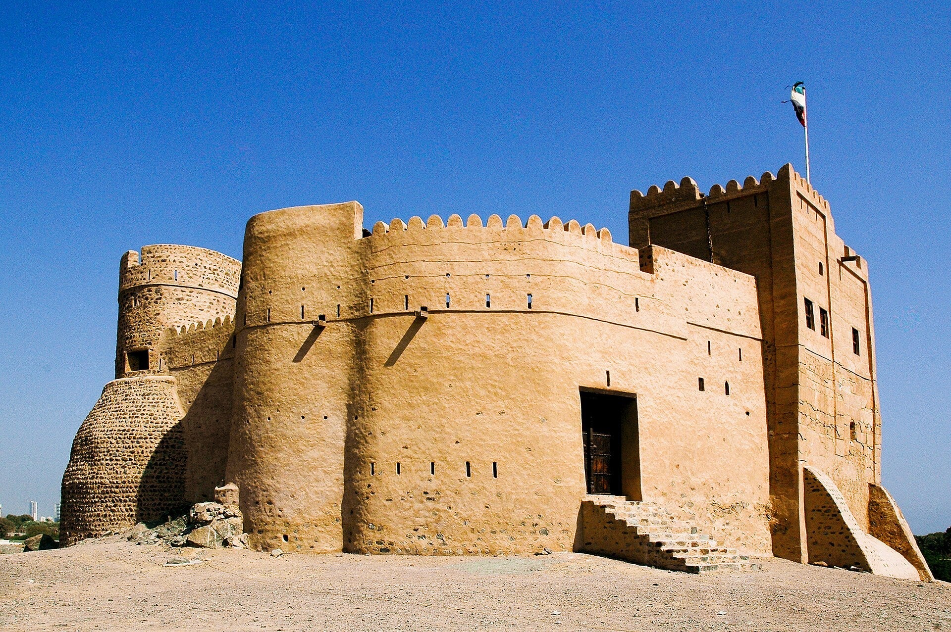From Dubai: Private Fujairah and East Coast Tour with Al Badiyah Mosque and Forts