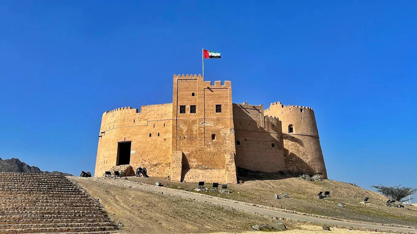 Från Dubai: Fujairah och östkusten privat rundtur till Al Badiyah-moskén och forten