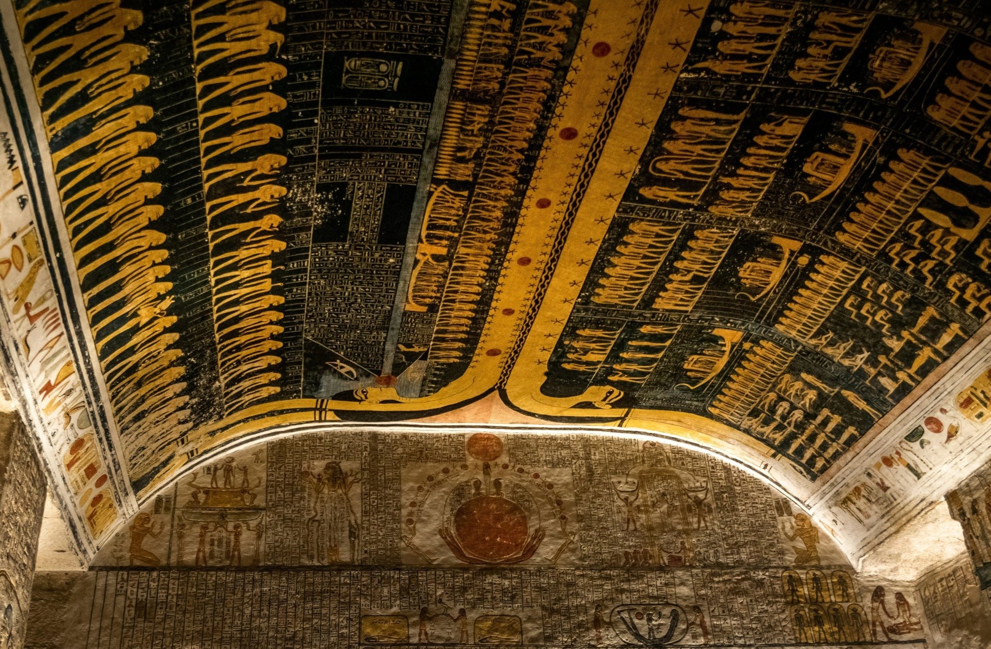 From Luxor: Private Transfer to Aswan with Optional Temple Visits