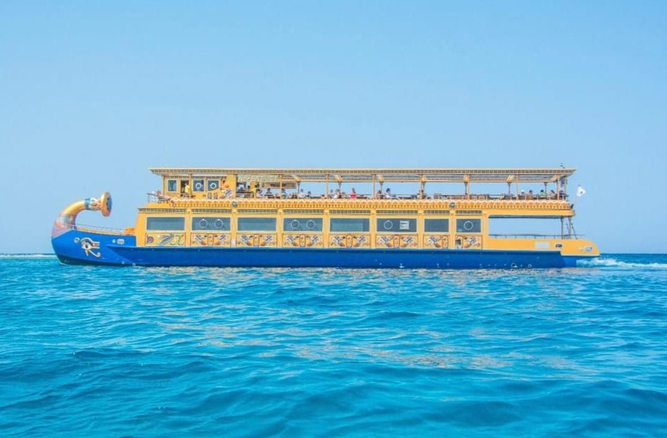 From Makadi Bay: Nefertari Snorkeling Cruise with Underwater Viewing and Lunch or Dinner