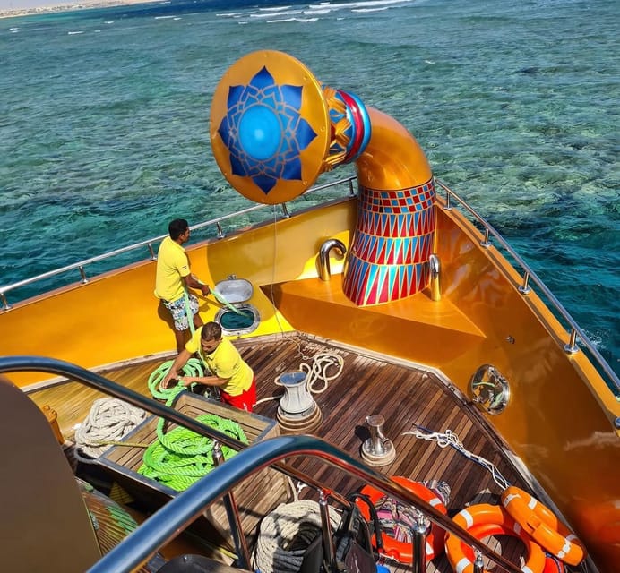 From Makadi Bay: Nefertari Snorkeling Cruise with Underwater Viewing and Lunch or Dinner