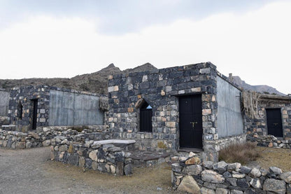 From Muscat: Nizwa, Al Hamra, and Jebel Shams Trip with Overnight Stay