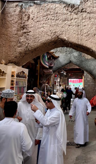 From Muscat: Nizwa Fort, Bahla, Jabreen or Oman Across Ages Museum