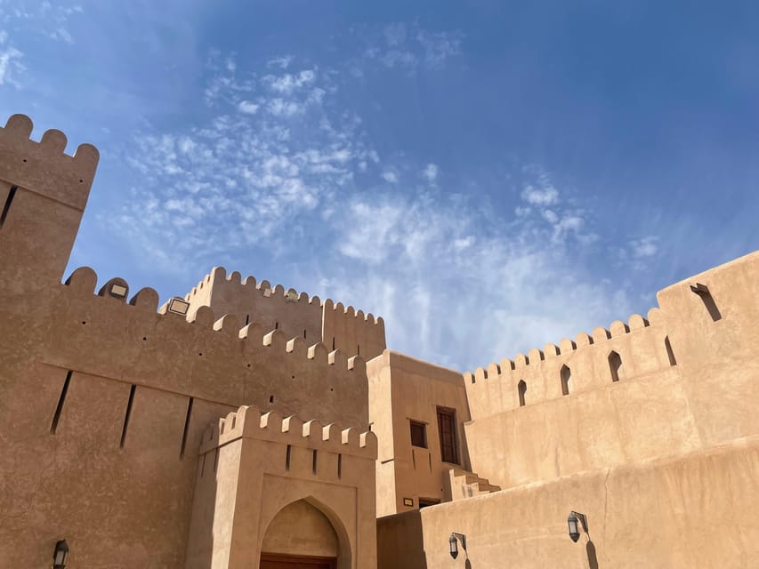 From Muscat: Nizwa Fort, Bahla, Jabreen or Oman Across Ages Museum