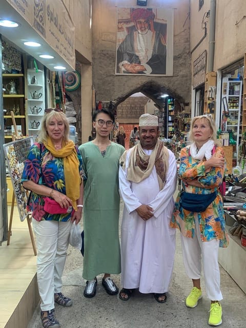 From Muscat: Nizwa Fort, Bahla, Jabreen or Oman Across Ages Museum