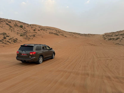 From Muscat: Private Overnight Wahiba Sands Safari and Wadi Bani Khalid Tour