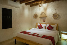 From Muscat: Private Overnight Wahiba Sands Safari and Wadi Bani Khalid Tour