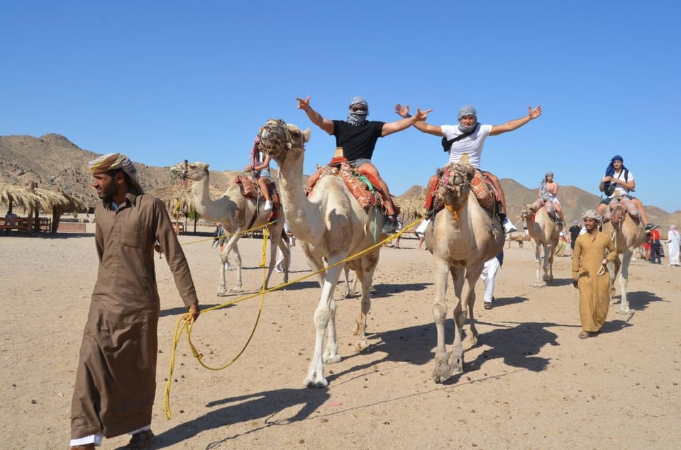 Hurghada: Desert Safari with Camel and Horse Ride
